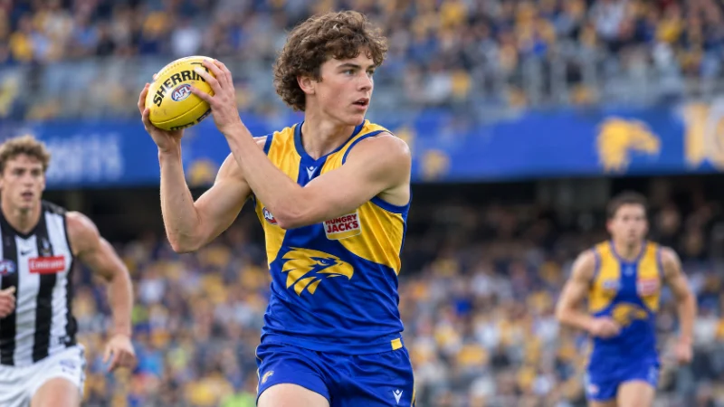 Josh Lindsay training with the Geelong Falcons before his AFL draft selection